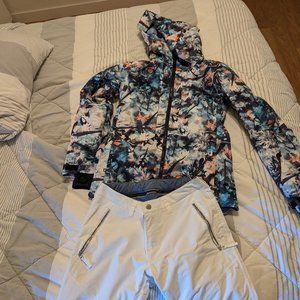 Roxy/Burton Ski/Snowboard Jacket/Pants